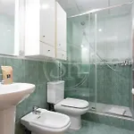 3 Con Balcon شقة *