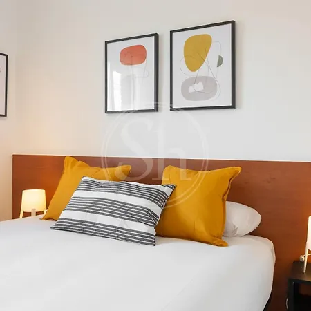 3 Con Balcon * برشلونة