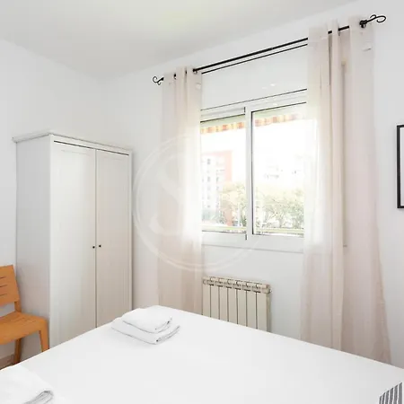 3 Con Balcón Apartamento