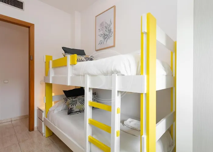 3 Con Balcon شقة