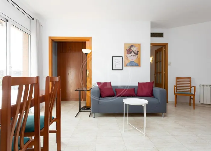 3 Con Balcon * برشلونة