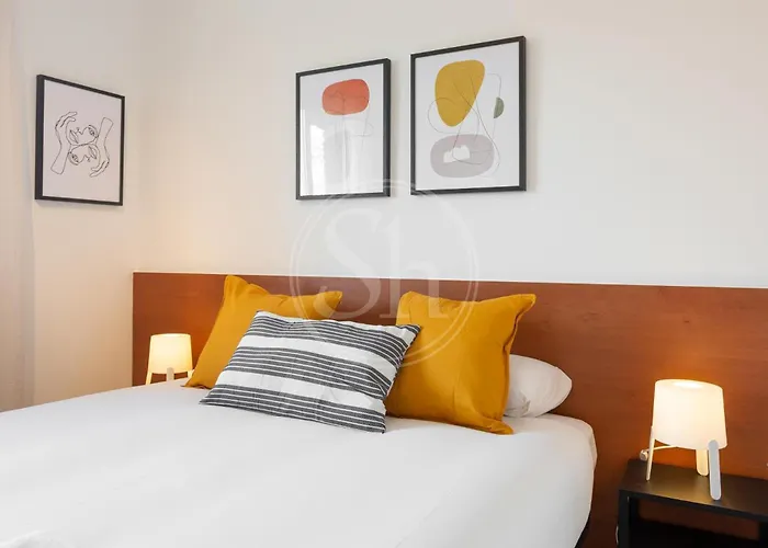 3 Con Balcon * Barcelona